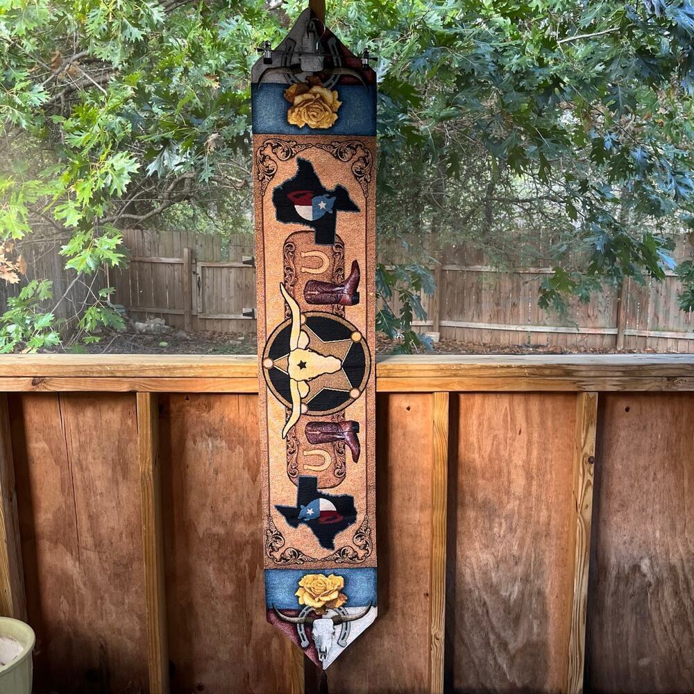 The Manual Woodworkers & Weavers Inc. Texas Theme Table runner 12 X 72